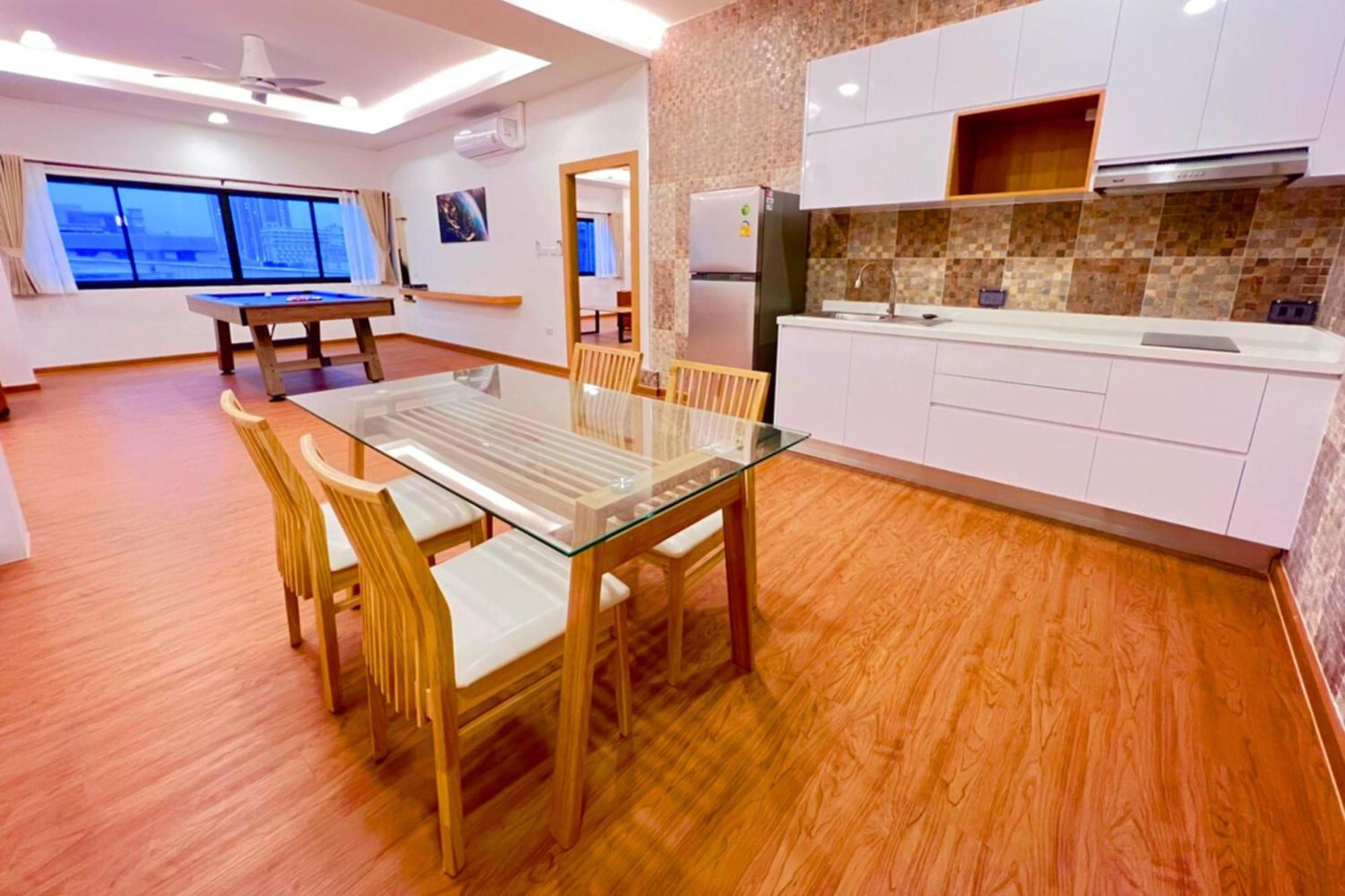 The Lodge Pattaya Exterior photo